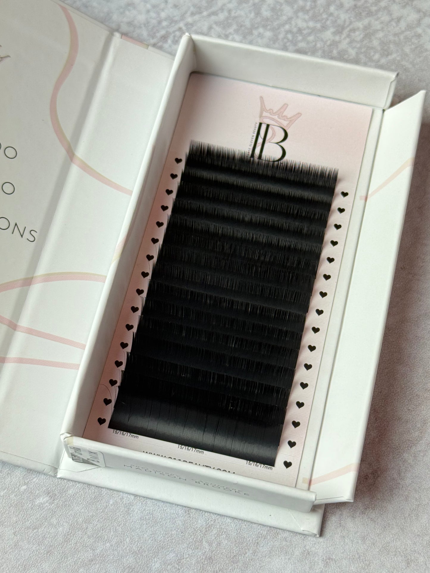 Madison Brooke Wispy Cashmere Pro Specialty Lashes